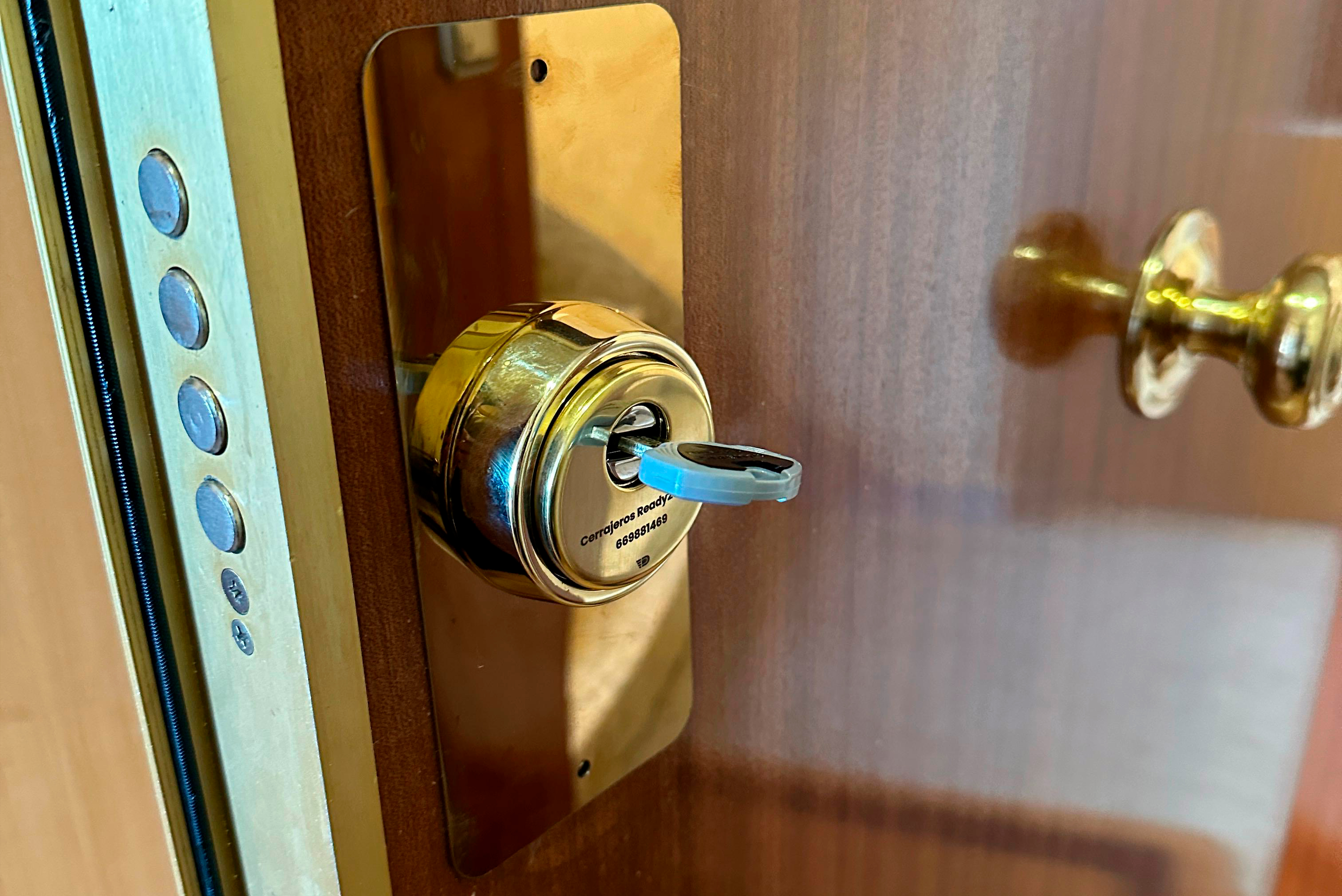 Apertura de puertas blindadas, acorazadas y normales