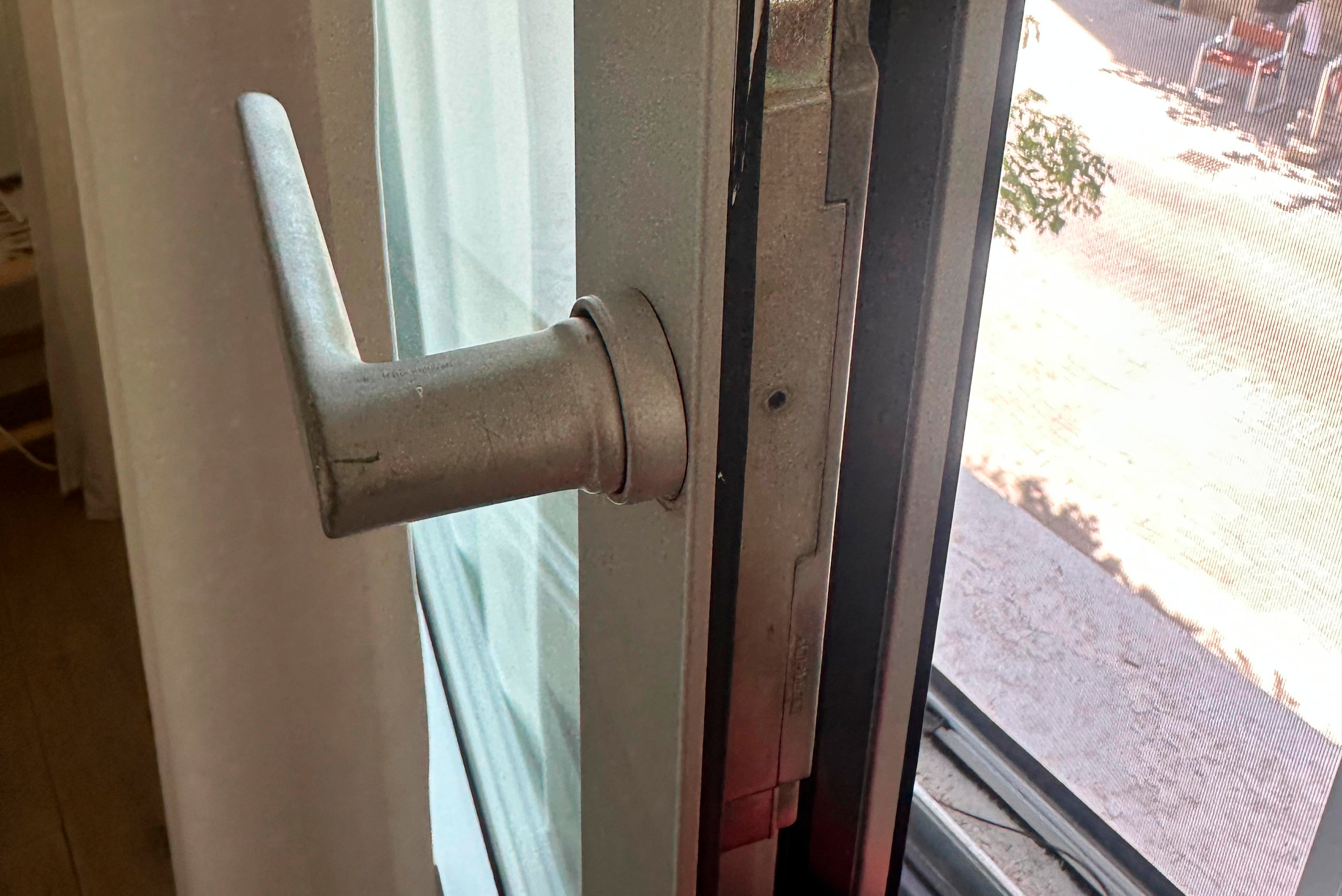 Cambio de burletes, juntas y sellados en ventanas